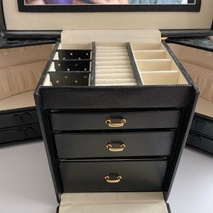 Black Jewelry Holder